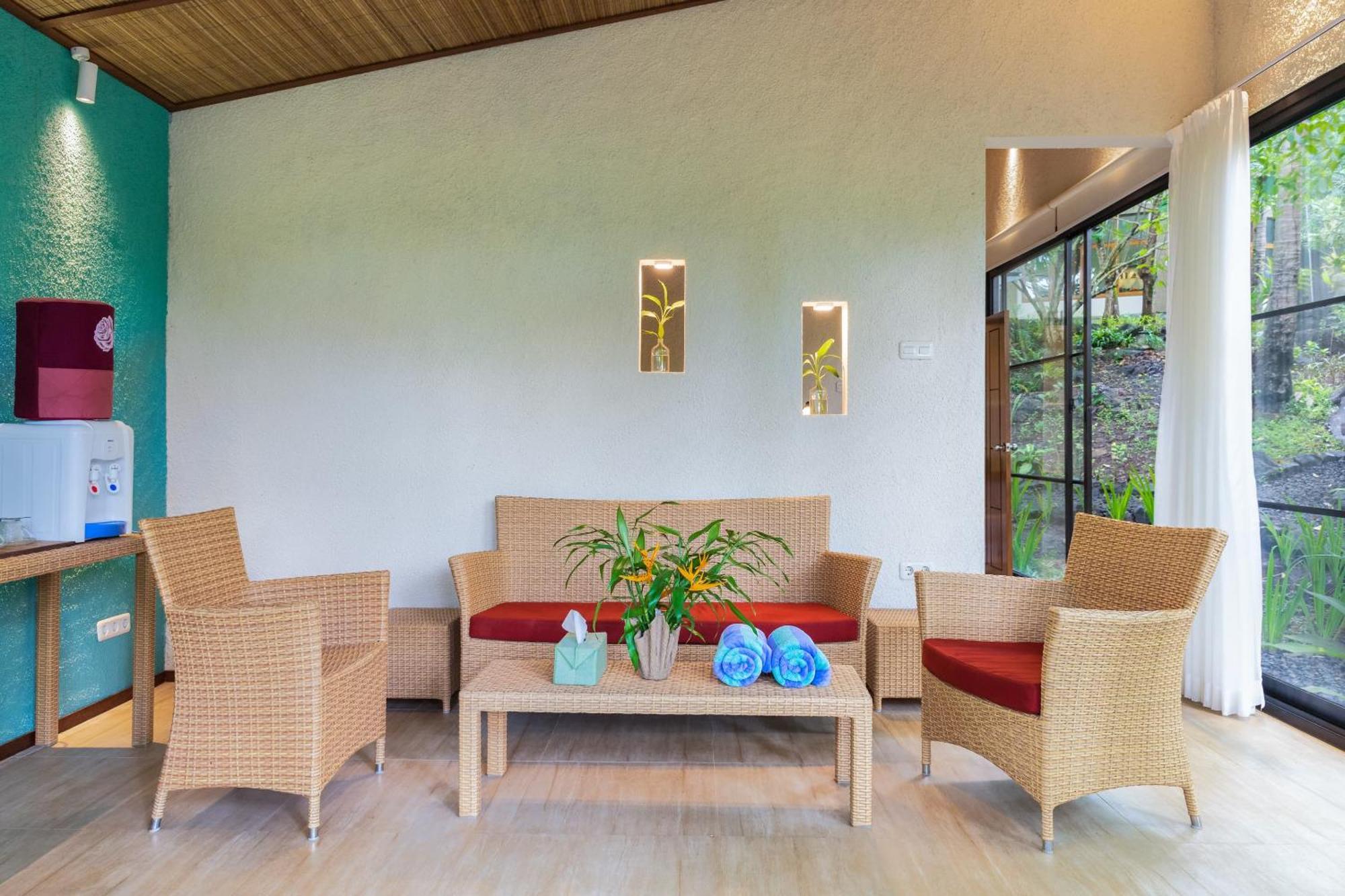 Thalassa Dive & Wellbeing Resort Manado Eksteriør billede