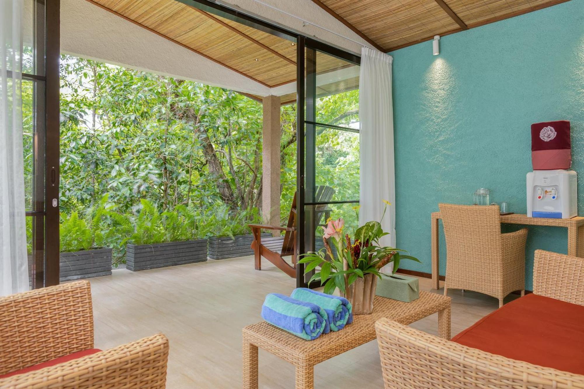 Thalassa Dive & Wellbeing Resort Manado Eksteriør billede