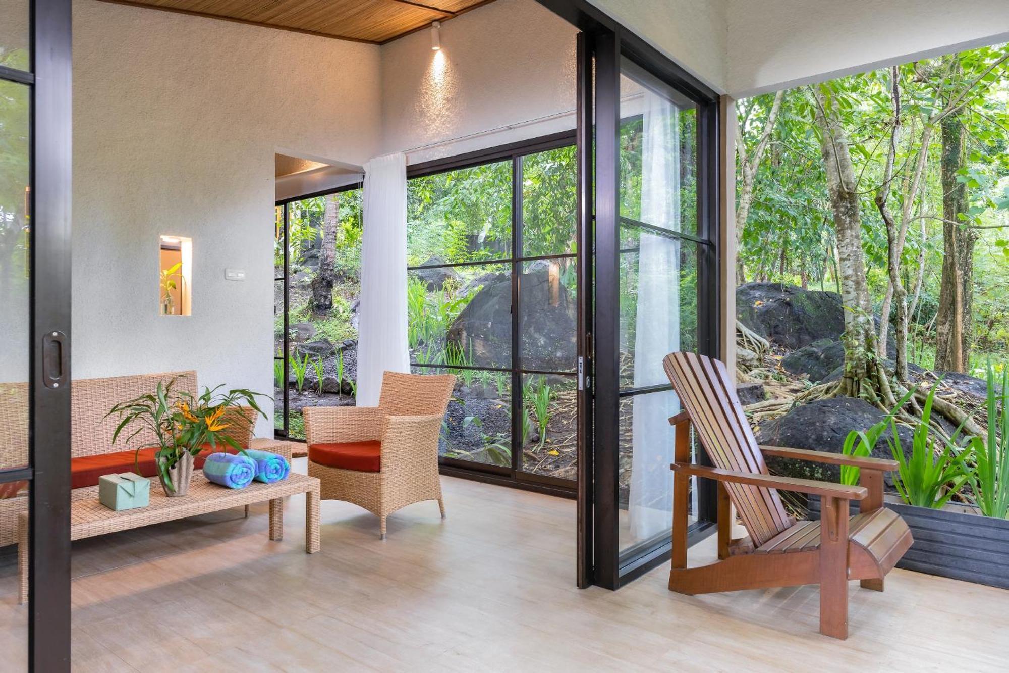 Thalassa Dive & Wellbeing Resort Manado Eksteriør billede